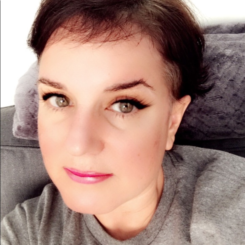 Meet your Posher, Leslie